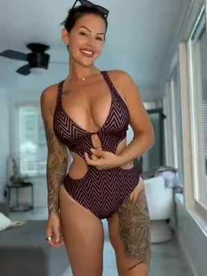 This cut out one piece swimwear from Cupshe is actually stunning! Don’t underestimate this like I did 😍 #c#cupshes#swimwearfashions#swimwearo#onepieced#dealsforyoudays