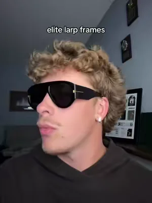 BEEN larping wit these #explore #frames #fyp #streetwear #fypppppp 