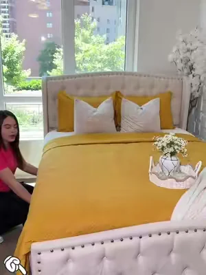 La cama de tus sueños en un súper precio 💯✨👆🏃🏻‍♀️💕la cámara no le hace justicia a lo hermosa que es 🌷10/10 pide la tuya antes que cambie el precio #cama #bedroom #homedecor #velvet #DealsForYouDays 