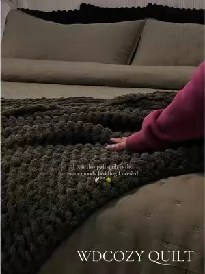 Olive green puff quilt, immediately yes 😭🤌🏽🕊️ #quilt #quiltbedding #comforterset #moodybedding #bedding 