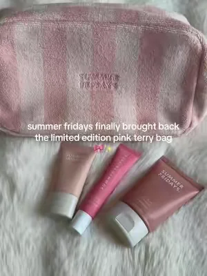 it sold out SO FAST last time 😭 summer fridays dewy travel trio hydrating skincare on the go tiktok shop #tiktokshopcreatorpicks #summervibes #DealsForYouDay #tiktokshopdealsforyou #summerfridays summer fridays best travel size skincare set hydrating dewy glass skin buy with coupon maehni  