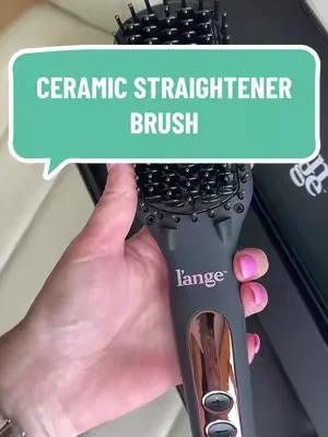 This Ceramic straightener brush saves me so much time 🙌 @langehair #straightenerbrush #langehairtools #hairstraightener 