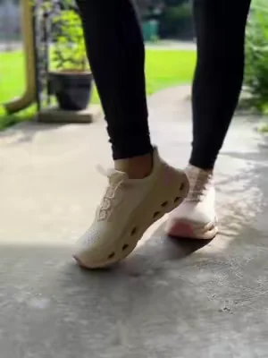 #shoes #tiktokshopcreatorpicks #walkingshoes #runningshoes #dealsforyoudays 