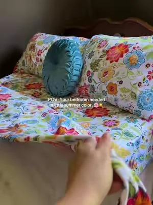 I wasn’t planning on switching to floral sheets, but these completely won me over. They’re lightweight, colorful, and instantly made my bedroom feel brighter for summer. If you love cozy spaces with a little personality, these are such a fun find #dealsforyoudays #bedding #bedsheets #sheets 