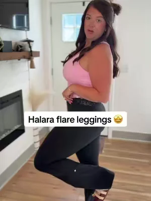 Leggings, flare and lace 🤌🏻 #halara #halaraleggings #lace #flarelegggings 