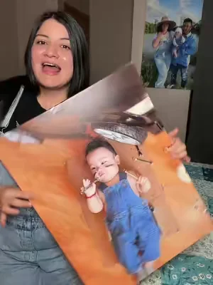 Si quieres personalizar tus cuadros es fácil yo los mando hacer acá son de buena calidad #customphoto #cuadrospersonalizados #dealsforyoudays #recuerdos #custom 