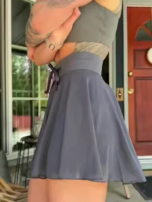 Size Small and I’m 5’5, 130lbs #halaralistens #halarafabric #DealsForYouDays #womensfashion #skirts 