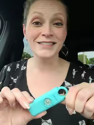She’s Birdie Safety Alarm #shesbirdie #safetyalarm #personalsafety #summerwins #dealsforyoudays @She’s Birdie 