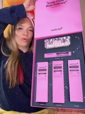 OMG! Yes it’s sooo cute! A must get now #medicube #dealsforyoudays #medicubeskincare #medicubehairset #haircareset @medicube global 