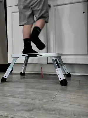 One step stepstool from Vevor. #dealsforyoudays #stepstool #shortking #pottytraining 