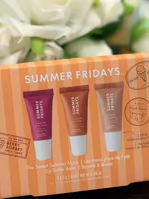 This was serious. #summerfridays #summerfridayslipbalm #lipbalm #lipbutterbalm #giftsideas 