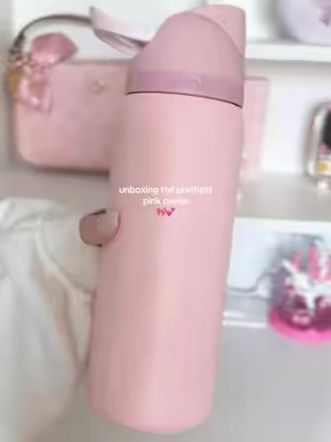 color: rose quartz 🎀 I’m in love with this pretty pink color! #owala #owalafreesip #dealsforyoudays #waterbottle #cutecore🎀🦴🍮🐾 