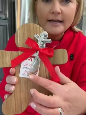 It's perfect. I'll take 9! #giftideasforfriends #gingerbread #cheeseboard #secretsanta #christmasinjuly 