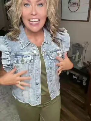 The cutest retro denim jacket!!! #DealsForYouDays #tiktokshopcreatorpicks #affordablefashion #denimvest #denimjacket