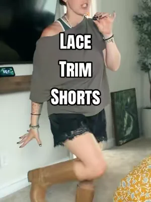 I’m in my “stop overthinking outfits” era. Because apparently all I needed was lace shorts, an oversized graphic tee, and boots. That’s it. That’s the outfit. Comfortable enough for real life. Cute enough to get compliments. #casualoutfitideas #bohochicstyle #effortlessfashion #summerstyleinspo #ootdideas 