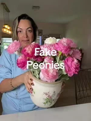 🫶🏼🌸prettier than real and won’t die in a week 💕 #dealsforyoudays #artificialflowers #fakeflowers #homedecor #peonies 