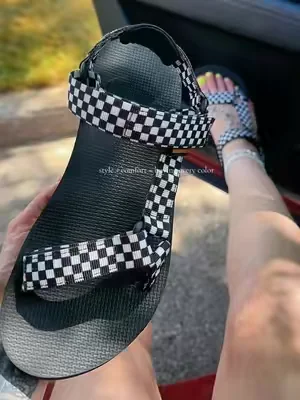My go to summer sandals. These do not disappoint 😍 #checkeredsandals #summersandalsformoms #watelves #comfysandalsforwomen @WateLves Footwear 