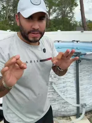 Mantén el agua de tu piscina más limpia con menos mantenimiento. Este sistema de filtración utiliza un medio filtrante reutilizable y lavable, ayudando a capturar impurezas mientras reduce la necesidad de reemplazos frecuentes. Ideal para piscinas elevadas y para quienes buscan una solución eficiente y fácil de mantener. #PiscinaEnCasa #PoolFilter #BackyardLiving #dealsforyoudays #tiktokshopcreatorpicks @VEVOR Store 