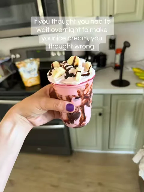 This slushy and ice cream maker is UNREAL! This thing had my ice cream ready in like 15 minutes 😭🙌🏼😍 #icecreammaker #slushymaker #kitchenappliance #summerwins #dealsforyoudays 
