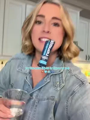ngl this flavor is so good 🤪 #liquidiv #tastetest #asmr 