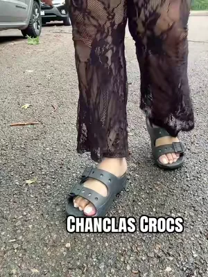 Crocs Men's Saturday Two-Strap Sandals #tiktokshopcreatorpicks #Summervibes #DealsForYouDays #sandalias #crocs @Crocs 