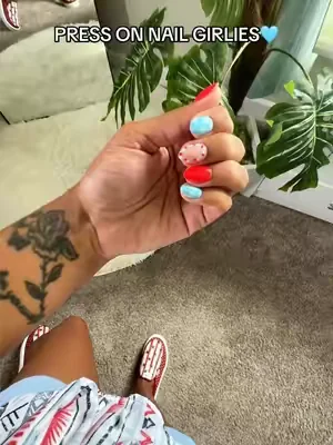 the cutest nails for the 4th of July❤️ #pressonnails #4thofjuly #4thofjulyaccessories #nails #pressons 