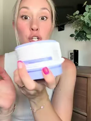 The set that’s been making my feet look pretty again! #bodycare #footcare #bodybalm #dealsforyoudays #tiktokshopcreatorpicks 