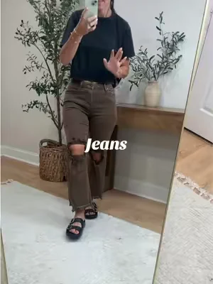 Perfect jeans for all of fall 🍂@Wild Oak Boutique #jeans #momjeans #fallfashion 