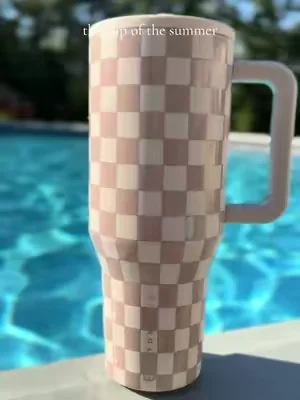It’s so pretty!!! #hydrojug #cutecups #dealsforyoudays #creatorsearchinsights 