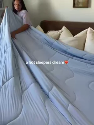 this is COLD 🧊😴☁️ finally no more night sweats #hotsleeper #coolingcomforter #summerbedding #coolingblanket #tiktokshopcreatorpicks