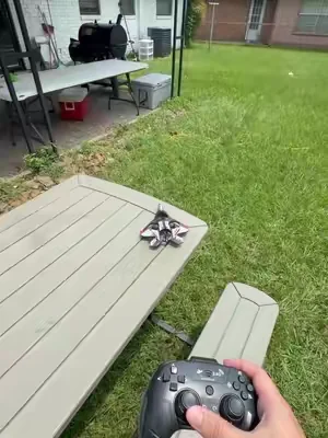 Avion a control remoto com botones para hacer acrobacias, el regalo perfecto para niños de más de 20 años 😏 #rctoy #summervibes☀️ #viralvideo #latinos #juguetes 