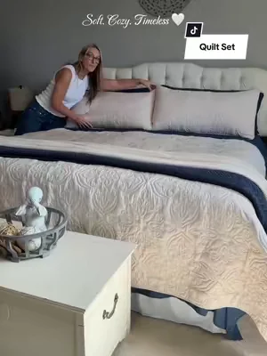 This vintage inspired quilt set brings so much charm to my bedroom! @whale flotilla #quilt #dealsforyoudays #summerwins #SummerVibes #bedroommakeover  