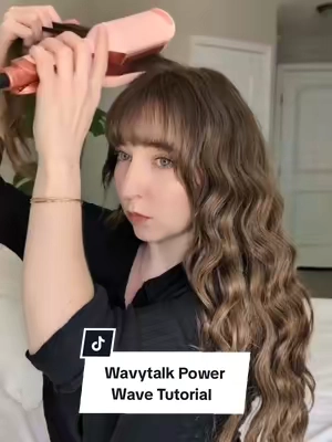 Do you struggle styling your roots? My fav way to get right to my scalp without burning it using @wavytalkofficial Power Wave 💕  #wavytalk #dealsforyoudays #hairtutorial #waver #hair 