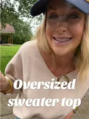 Women’s oversized sweater top 🤎 #oversizedsweater #oversizedshirt #womensshirt #dealsforyoudays #summerwins 