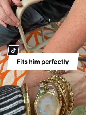 @PASCAL showing how the larger size fits a man’s wrist  #menswatch #watches #labgrowndiamond #designerwatches #tiktokshopcreatorpicks 