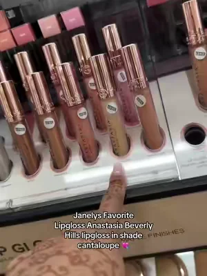 discontinued lipgloss in shade cantaloupe ##lipgloss##anastasiabeverlyhills##lipglosscantaloupe##janelysbaby##AnastasiaBeverlyHillslipgloss