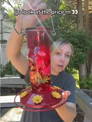 Okay this hummingbird feeder is made of glass and is super easy to clean. My hummingbirds found this feeder so quickly!