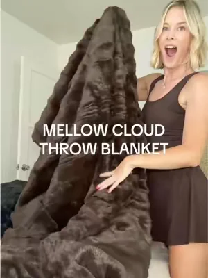 I probably would have paid double  #cozygirl #bestblankets 