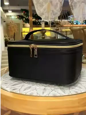 #makeupbag #beauty #travelbag #whatsinmybag #vanity 