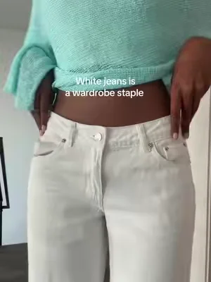 You can dress them up or down #whitejeans #summerwins 