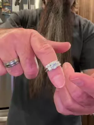 First thing I look for in a wedding set is how does my stone catch the light and these moissanite really catch the light this with a three stone 2 carat @Atta-jewelryUs moissanite wedding set ✨ so if you’re looking for an affordable wedding set that still has presence moissanite #dealsforyoudays #summerwins #moissanite #wedding #moissanitering  