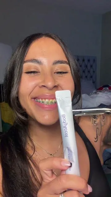 Look at how my teeth go from yellow to white in 30 secs! @BodyAccel US #oralcare #teethwhitening #purplemouthwash #mouthwash #bodyaccel 