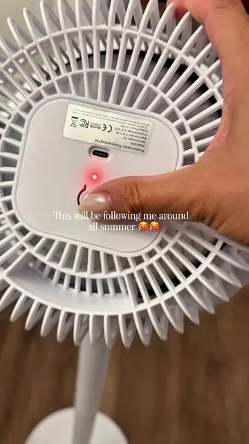 As long as there is airflow I’m content #florida #hot #summer #summerheat #fan 