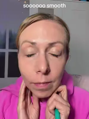 I love this brilliant eye brightener by thrive causemetics - so pretty!