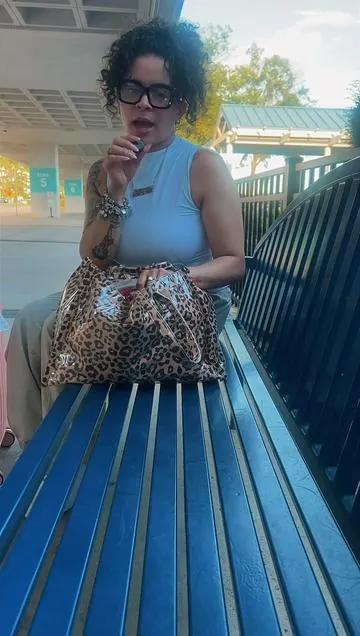 I’ll try this again at some point there was a lot going on! BUT MY BAG IS CUTE THO 🐆 #bkshedevil 