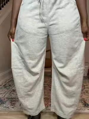 I am 140 lbs 5’3” and this is a medium so I would suggest sizing UP 🔝 #barrellegpants #BARREL #dealsforyoudays #fashionover50 