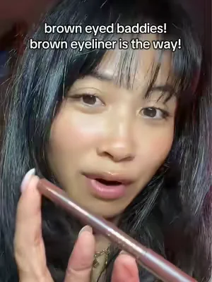 Who knew brown eyeliner would also make brown eyes pop? Loving this chocolate eyeliner from persona cosmetics #personacosmetics #browneyes #browneyemakeup #browneyeliner #eyelinerhack 