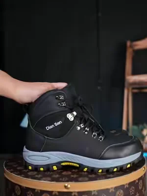 I've never seen a pair of steel toes like these #steeltoeshoes #steeltoe #FathersDay #safetyshoes #SummerVibes 
