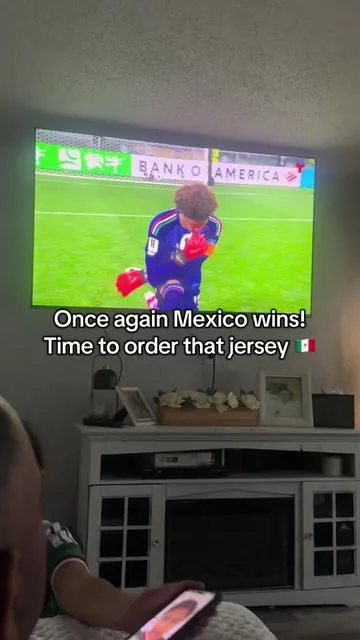 Once again Mexico wins!🇲🇽Let's get those Mexico jerseys ready⚽️🇲🇽🏆#worldcup #mexico #mexicojersey #parati #fyp