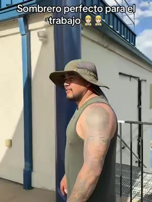 Para el trabajo o para la alberca 🤭 #trabajo #calor #landscaping #roofing #sombrero 